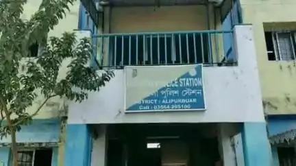 আলিপুরদুয়ার ২: কয়াখাতা এলাকায় স্কুল ছাত্র কে কাঠের বাটাম দিয়ে মারার অভিযোগ শামুকতলা থানার পুলিশের কাছে