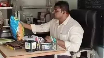 దర్శి: తాళ్లూరు గంగవరం గ్రామాలలో విత్తనా దుకాణాలపై అకస్మికంగా తనిఖీలు చేసిన ఏవో ప్రసాదరావు