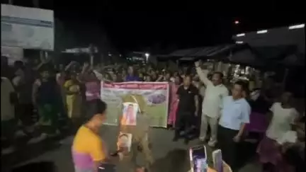 কোকৰাঝাৰ ভাগ: আদানী গ্রুপক ভূমি দিয়াৰ বিৰোধিতাৰে পৰ্বতঝোৰাত বিটিচি প্ৰধান আৰু মুখ্যমন্ত্ৰী ড০ হিমন্ত বিশ্ব শৰ্মাৰ পুত্তলিকা দাহ