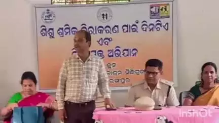 ନବରଙ୍ଗପୁର ପୋଲିସ ଷ୍ଟେସନ: ସିନ୍ଧିଗୁଡା ଉତ୍କଳ ବାଳାଶ୍ରମରେ ଶିଶୁ ଶ୍ରମିକ ନିରାକରଣ ଓ ନିଶା ମୁକ୍ତ ଅଭିଯାନକୁ ନେଇ କାର୍ଯ୍ୟକ୍ରମ ଅନୁଷ୍ଠିତ
