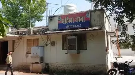 दतिया नगर: नगर के मम्मा जू का बाग निवासी महिला को दहेज के लिए पति ने किया प्रताड़ित, महिला थाने में मामला दर्ज