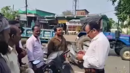 रायसेन: राम अयोध्या गार्डन के मालिक पर लोगों ने लगाया प्लॉट बेचने के बाद कब्ज़ा नहीं देने का आरोप, कलेक्ट्रेट के सामने लगाया जाम