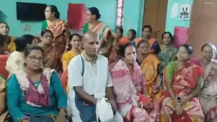 বারাসাত ১: গ্রামবাসীদের একাধিক সমস্যা সমাধানের উদ্দেশ্যে দত্তপুকুরে হল গ্রামসভা