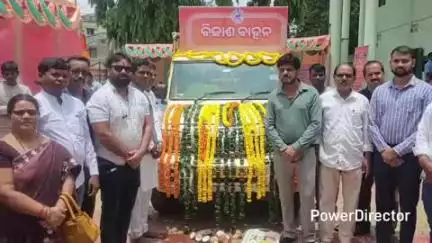 ଡାବୁଗାଁ: ପାପଡାହାଣ୍ଡି ବ୍ଲକ କାର୍ଯ୍ୟାଳୟରେ ବିକାଶ ବାହନ ରଥର ଶୁଭାରମ୍ଭ