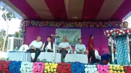 হিঙ্গলগঞ্জ: কৃষকদের কৃষিকাজে উৎসাহ প্রদান করতে হিঙ্গলগঞ্জের সরকারি কৃষি বাজারে হল বিশেষ অনুষ্ঠান