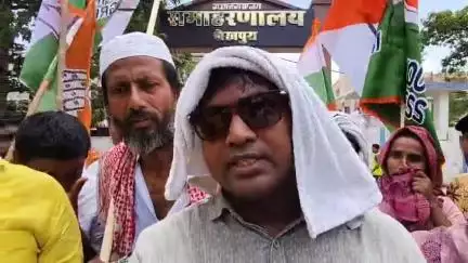पलायन रोको नौकरी दो और नहीं तो गद्दी छोड़ो।