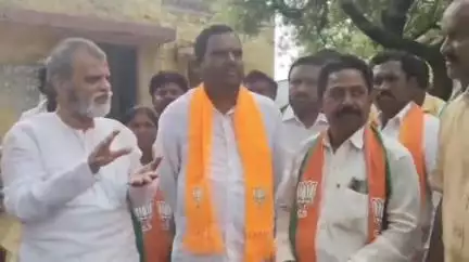 మంత్రాలయం: కోసిగి మండలం లోని భూ కబ్జాపై రైతులతో సమావేశమైన బిజెపి రాష్ట్ర కార్యవర్గ సభ్యులు మరియు జిల్లా అధ్యక్షులు