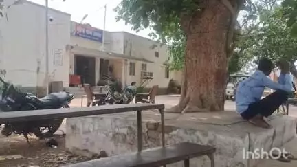 अंबाह: परीक्षित के पुरा बिजली सब स्टेशन पर ऑपरेटर से मारपीट, विद्युत कर्मचारियों ने सुरक्षा की मांग की