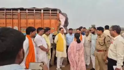 बड़वानी: राष्ट्रपति द्रौपदी मुर्मू के दौरे को लेकर प्रभारी मंत्री ने किया कार्यक्रम स्थल का निरीक्षण, अधिकारियों को दिए निर्देश