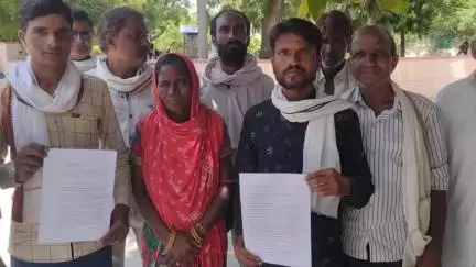 बूंदी: ग्राम रजवास के ग्रामवासियों ने चोरों की गिरफ्तारी और कार्रवाई को लेकर कलेक्ट्रेट में एडीएम को ज्ञापन दिया