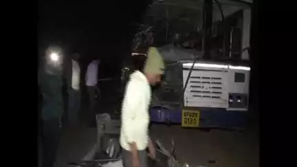 పలమనేరు: కర్ణాటక రాష్ట్రం హోస్కోట వద్ద లారీ ఆర్టీసీ బస్సు ఢీకొని ఆరుగురు మృతి 20 మందికి గాయాలు