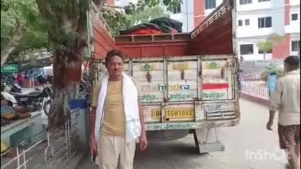 गोपालगंज: महम्मदपुर ओवरब्रिज के पास चवर में पेड़ से लटका मिला अज्ञात युवक का शव, पुलिस ने पोस्टमार्टम के लिए भेजा