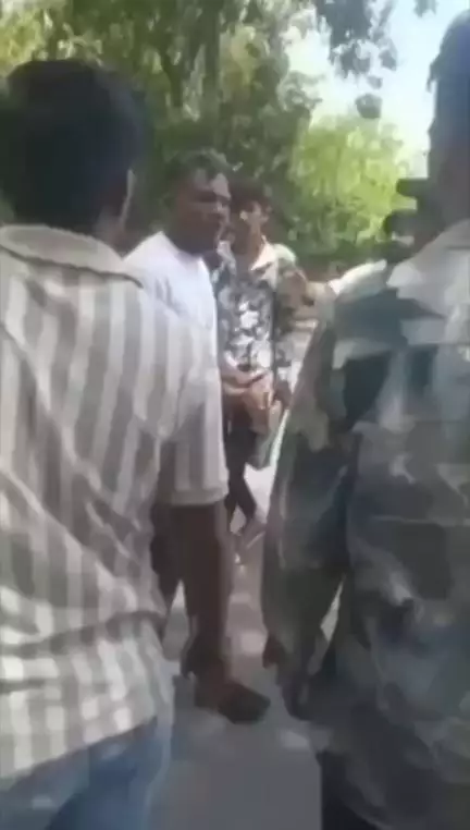 एअर इंडिया विमान अपघातात बचावलेल्या व्यक्तीचा व्हिडिओ आला समोर, म्हणाला- जेव्हा डोळे उघडले, तेव्हा चौफेर फक्त मृतदेहच होते
