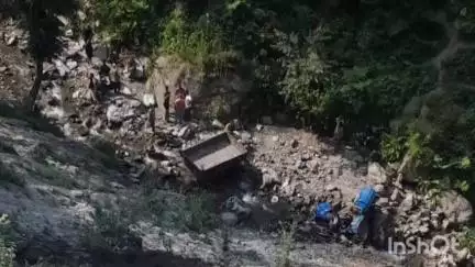चम्बा: नकरोड़-चांजू मार्ग पर टिकरीगढ़ पुल के समीप खाई में लुढ़का ट्रैक्टर, चालक सुरक्षित