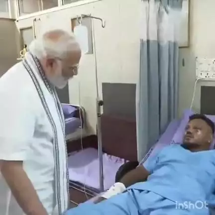ઘાટલોડિયા: PM નરેન્દ્ર મોદીએ સિવિલ હોસ્પિટલની લીધી મુલાકાત,પીડીતોના પરિવારને આપી સાંત્વના