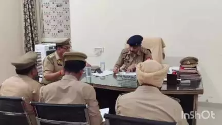 नजीबाबाद: क्षेत्राधिकारी द्वारा थाना मंडावली पर थाना मंडावली व थाना नांगल के सभी विवेचकों का अर्दली रूम किया गया