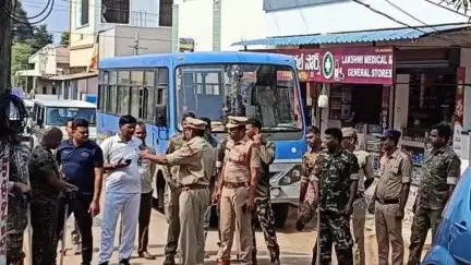 జగ్గంపేటలో పోలీసులు "కార్డెన్ సెర్చ్" నిర్వహణ