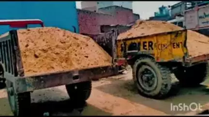 कायमगंज: गांव निजामुद्दीनपुर में खनन निरीक्षक ने छापेमारी कर 3 ट्रैक्टर-ट्राली और बैकहो लोडर को किया सीज