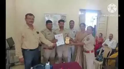 हिंगणघाट: मे २०२५ मध्ये लालपरीचे इंधन बचत करणारे व जास्त उत्पन्न आणणारे चालक व वाहक यांचा शहरातील आगारात सत्कार
