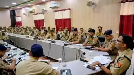 नवाबगंज: पुलिस लाइन स्थित सभागार में एसपी द्वारा प्रस्तावित आरक्षी भर्ती के नियुक्ति पत्र वितरण कार्यक्रम को लेकर की गई गोष्ठी