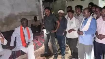 रायसेन: मरमटा में आंधी-तूफान से तबाही, विधायक डॉ. प्रभु राम चौधरी ने पहुंचकर जाना हाल