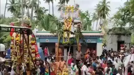 போச்சம்பள்ளி: 1000 ஆடுகள், 500 பன்றிகள் பலியிட்டு கோடிபுதூர் பத்திரகாளியம்மன் கோவில் திருவிழாவில் ரத்த பிரசாதம் சாப்பிட்ட கிராம மக்கள்