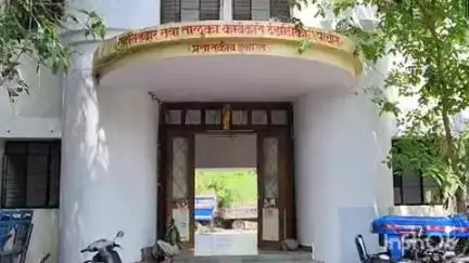 पाचोरा: पाचोरा तालुक्यातील चक्रीवादळामुळे शेतकऱ्यांना नुकसानभरपाई द्या, उबाठा सेनेचे तहसीलदार यांना निवेदन