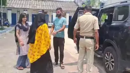 ভগবানগোলা ১: নেতাজি সুভাষ বিমানবন্দরে ধরা পড়ল আলতাফ হত্যাকাণ্ডের দুই অভিযুক্ত – ঈদোলা বিবি ও সালাম সেখ