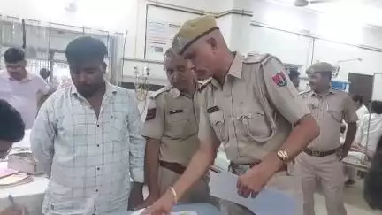 पाली: ट्रांसपोर्ट नगर थाना क्षेत्र के नयागांव ओवरब्रिज पर निजी बस पर हमला करने वाले चार आरोपियों का पुलिस ने करवाया मेडिकल