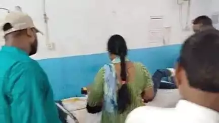 छपरा: छपरा-मशरख एसएच 90 पर महाराणा प्रताप चौक के पास ट्रक से टकराकर बाइक सवार युवक घायल