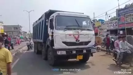 बेगमगंज: डंपर की टक्कर में युवक की दर्दनाक मौत, रफ्तार का कहर जारी