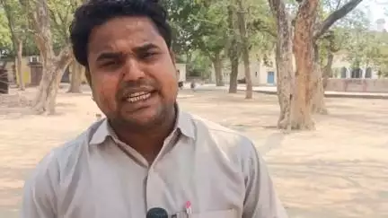 माधौगढ़: टीहर गांव ने पानी की समस्या से जूझते लोग,टैंकर से पहुंचाता पानी,डेढ़ साल से लोगों की समस्या नहीं सुनता कोई #jansamasya