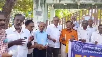 கடலூர்: அனைத்து குடியிருப்போர் சங்கங்களின் கூட்டமைப்பு சார்பில் விமான விபத்தில் பலியானவர்களுக்கு ஜோதி நகரில் அஞ்சலி செலுத்தப்பட்டது