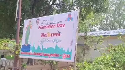 వైరా: బస్సులకు ఫిట్నెస్ లేకుండా నడిపితే స్కూల్ యాజమాన్యంపై కఠిన చర్యలు వైరా మోటార్ వెహికల్స్ ఇన్ స్పెక్టర్ వరప్రసాద్