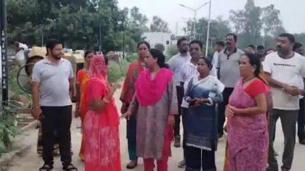 कोंडागांव: विधायक लता उसेंडी ने नगर के वार्डों का किया औचक निरीक्षण, विकास कार्यों की गुणवत्ता पर दिया विशेष जोर
