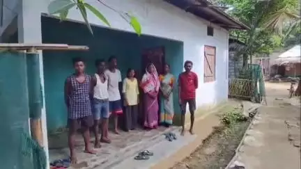 সোণাৰি: বৰুৱাছালি চাহবাগিচাৰ এজন ব্যক্তি ঝাৰখণ্ড জামছেদপুৰ ৰেলৱে ষ্টেচনত সন্ধানহীন হোৱাত পৰিয়ালত সৃষ্টি হৈছে হাহাকাৰ পৰিৱেশ