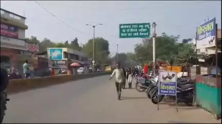 रावेर: फैजपूर शहरात मेन चौकात हॉटेलचे बिल मागितल्याच्या रागातून हॉटेल मालकाला मारहाण, खंडणीची मागणी,फैजपूर पोलिसात गुन्हा दाखल