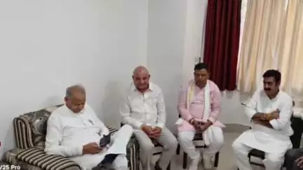 प्रतापगढ़: राजस्थान के पूर्व मुख्यमंत्री अशोक गहलोत ने प्रतापगढ़ दौरे पर गांधी विचारधारा को बताया समय की आवश्यकता