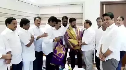 ధర్మపురి: మాదిగ ఎమ్మెల్యేలతో ముఖ్యమంత్రి రేవంత్ రెడ్డిని కలిసిన మంత్రి అడ్లూరి లక్ష్మణ్ కుమార్