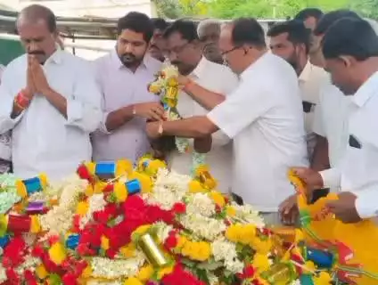 రోళ్ల మండల టీడీపీ సీనియర్ నాయకుడు మృతి,నివాళులు అర్పించిన గుండుమల.