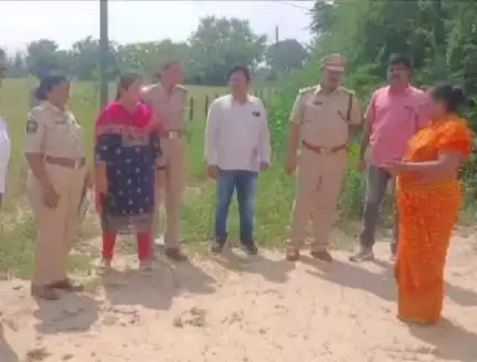 బాపట్ల : ప్రజలు నాటు సారాకు దూరంగా ఉండాలని సూచించిన అధికారులు