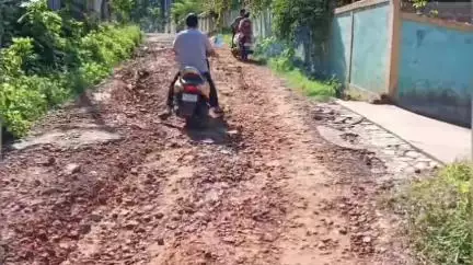 বিশালগড়: বেহাল রাস্তা ক্ষুব্ধ গ্রামবাসী,ঘটনা বিশ্রামগঞ্জ ফায়ার সার্ভিস থেকে নাথুং বাজার #jansamasya