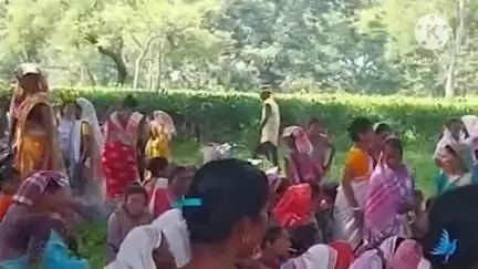 নগাঁও: চামগুৰিৰ ৰঙাগড়া চাহবাগিছাত উত্তপ্ত পৰিস্থিতি,সহঃপৰিচালকে এগৰাকী নাবালিকাক অশালীন প্ৰস্তাৱ দিয়াৰ অভিযোগ