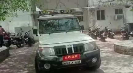 दतिया नगर: सिविल लाइन थाना क्षेत्र के गल्ला मंडी गणेश घाट में पति-पत्नी के बीच विवाद, पति ने पत्नी से की मारपीट