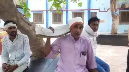 भिंड नगर: मानपुरा के पास राजावत पेट्रोल पंप पर ट्रैक्टर ने बाइक को टक्कर मारी, दो लोग घायल