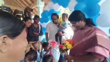 கல்குளம்: திக்கணங்கோட்டில் அங்கன்வாடி குழந்தைகளுக்கு விலையில்லா சீருடைகளை அமைச்சர் மனோ தங்கராஜ் வழங்கினார்
