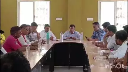 कटनी नगर: पहरूआ कृषि उपज मंडी कार्यालय में एसडीएम ने व्यापारी और किसानों की समस्याएँ सुनीं, दी जानकारी
