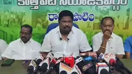 తల్లికి వందనం అమలు వైసీపీ పోరాట ఫలితమే: రావులపాలెంలో కోనసీమ వైసీపీ అధ్యక్షులు చెర్ల జగ్గిరెడ్డి