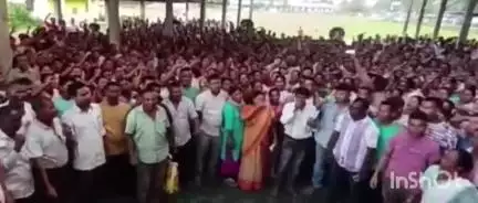 পলাশবাৰী: বৰদুৱাৰত ৰাইজৰ বিশাল প্ৰতিবাদ, বৰদুৱাৰ বাগানৰ ভূমিত চেটেলাইট টাউনশ্বিপ নিৰ্মাণ সন্দৰ্ভত জাৰাপাতা খেলপথাৰত ৰাজহুৱা সভা