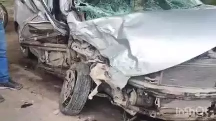 बहराइच: चिलवरिया चीनी मिल इलाके के पास दो कारों की आमने-सामने टक्कर, हादसे में तीन लोग हुए घायल
